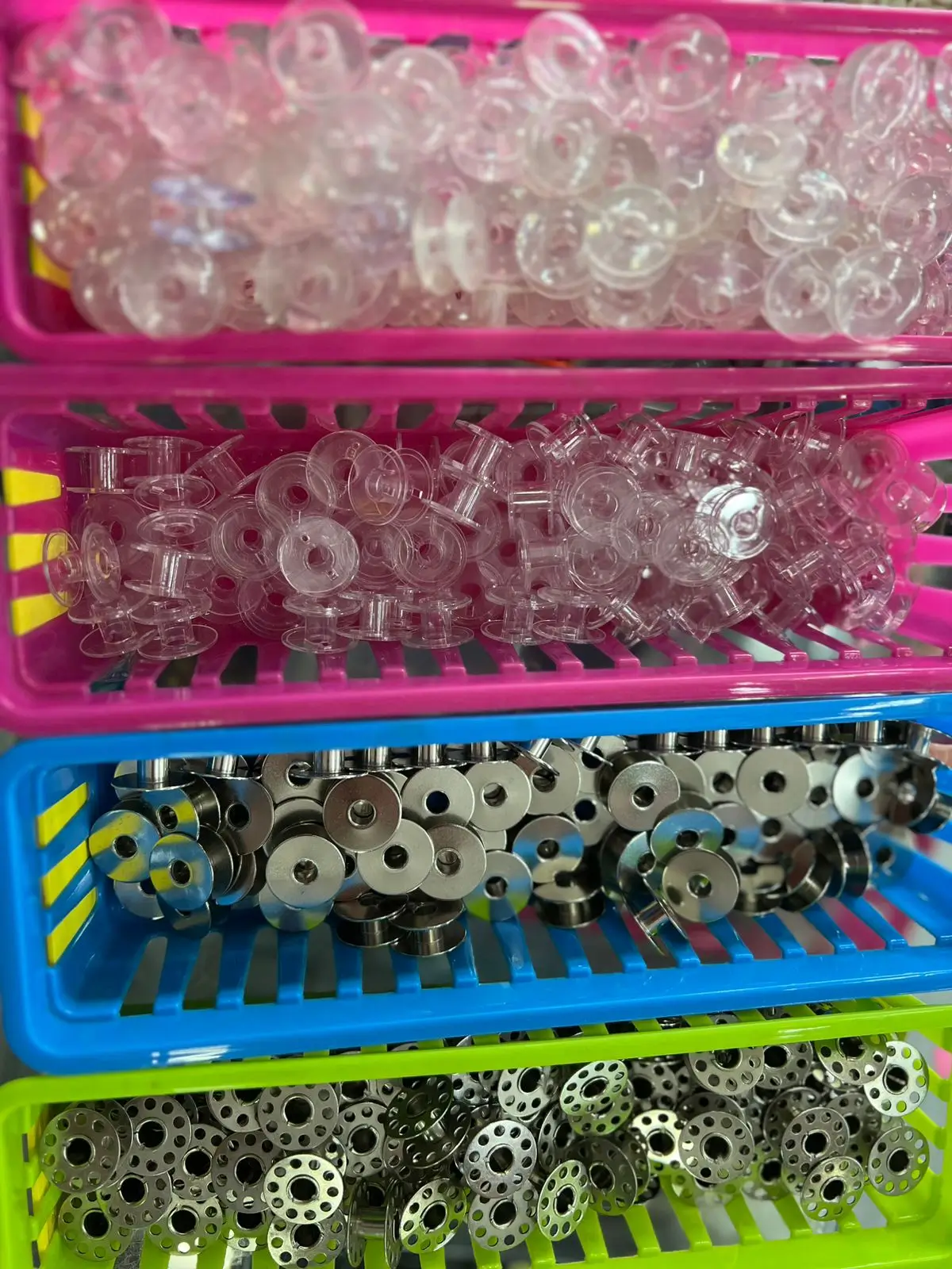 Sección de lanas e hilos